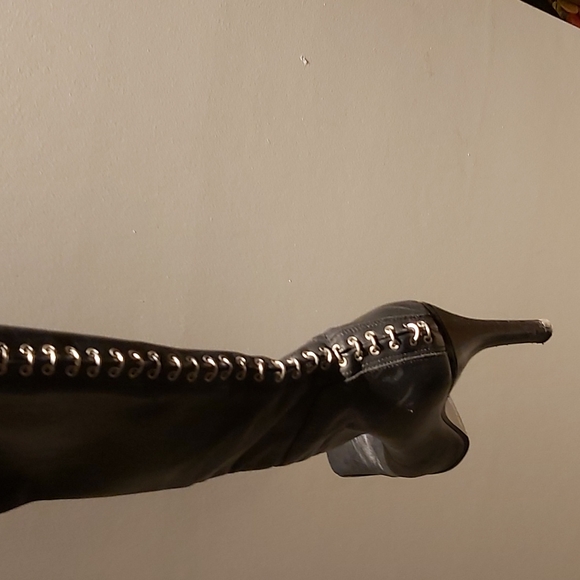 Enzo Angiolini Boots - Picture 2 of 3